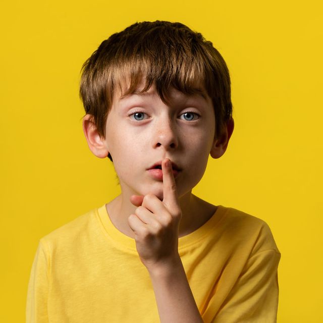 Діти відтворили свої улюблені смайлики: веселі фото - фото 313293