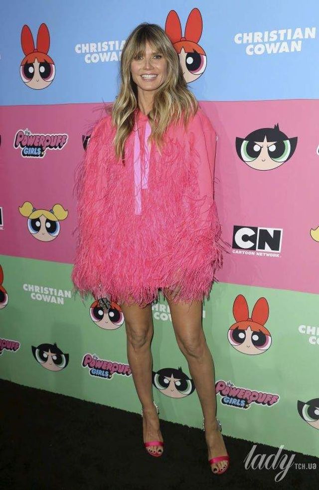 Хайді Клум показала стрункі ніжки у міні-платті - фото 313519