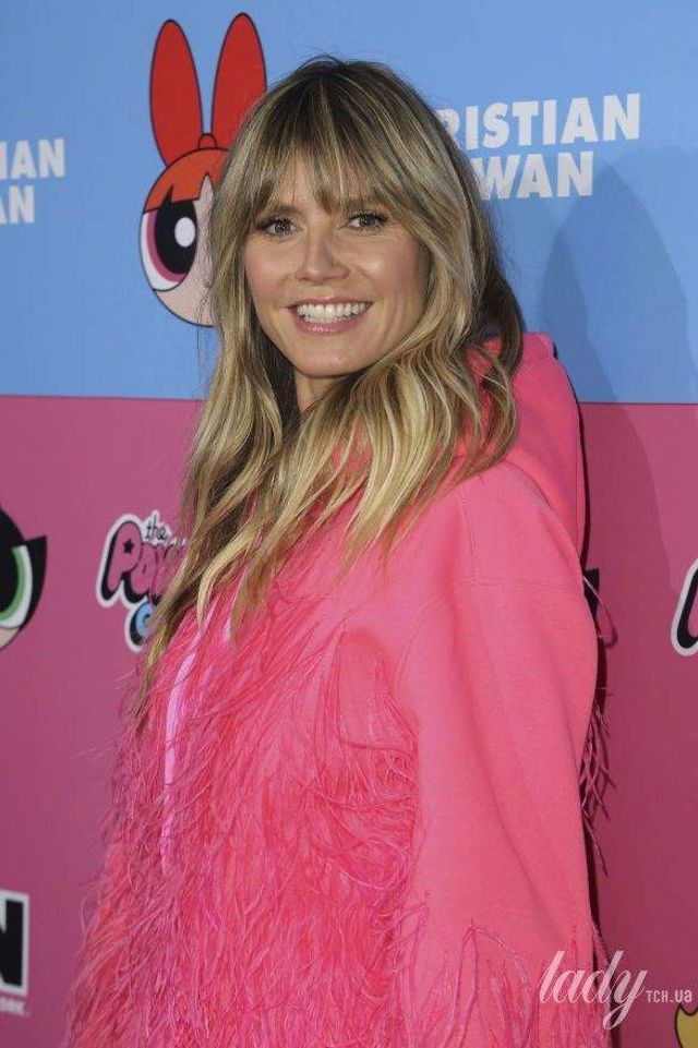 Хайді Клум показала стрункі ніжки у міні-платті - фото 313520