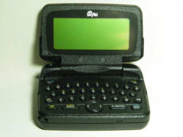 Ось так виглядав популярний твейджер SkyTel - фото 313893