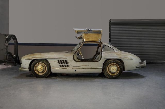 Простояв 60 років: у гаражі знайшли Mercedes-Benz 300SL Gullwing - фото 313945