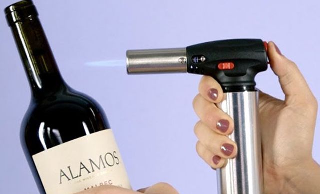 Нагрівайте горлечко пляшки. - фото 314207