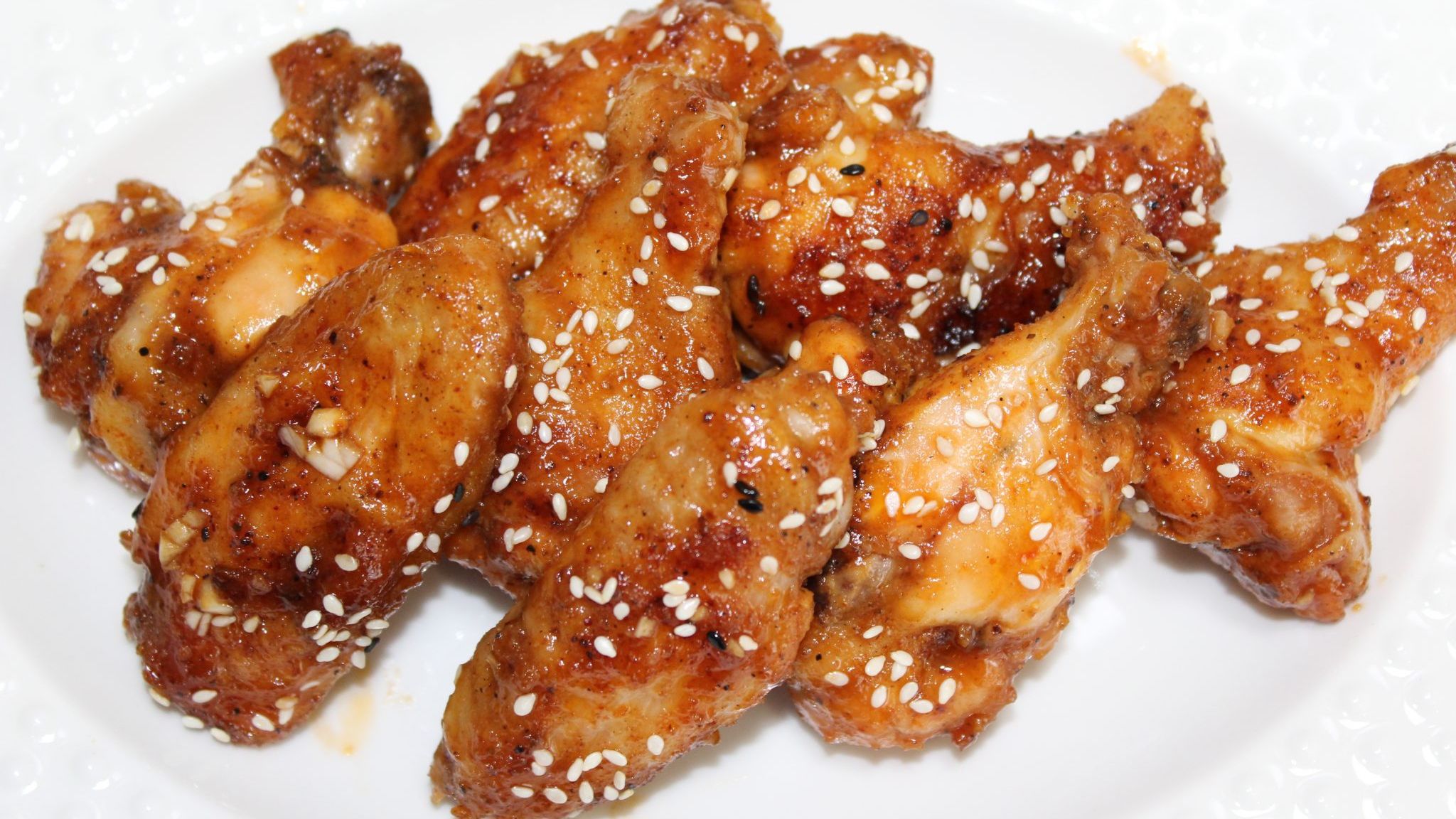 Незрівнянні курячі крильця у медово-соєвому соусі
