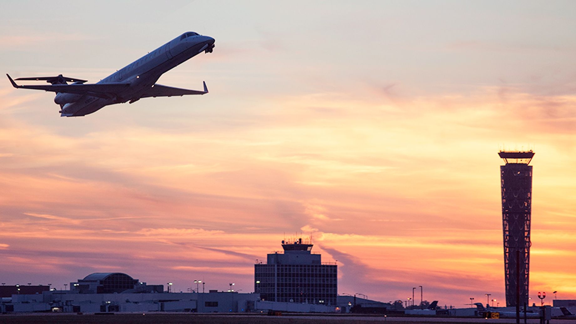 Експерти назвали найохайніші авіакомпанії