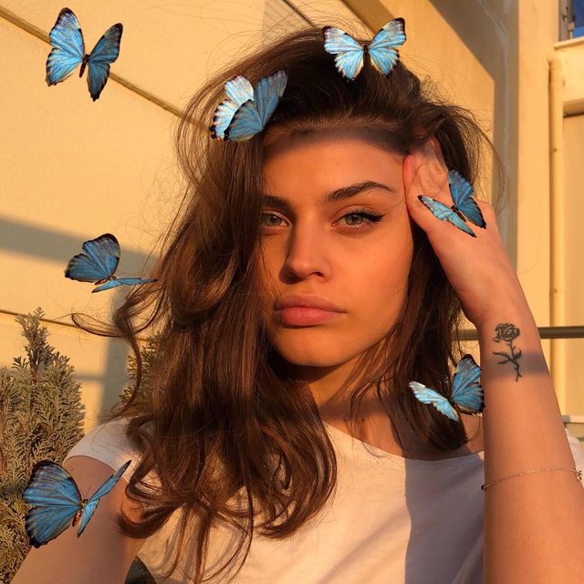 Від Білосніжки до Сінді Кроуфорд: красуня з Греції підкорила мережу - фото 315368