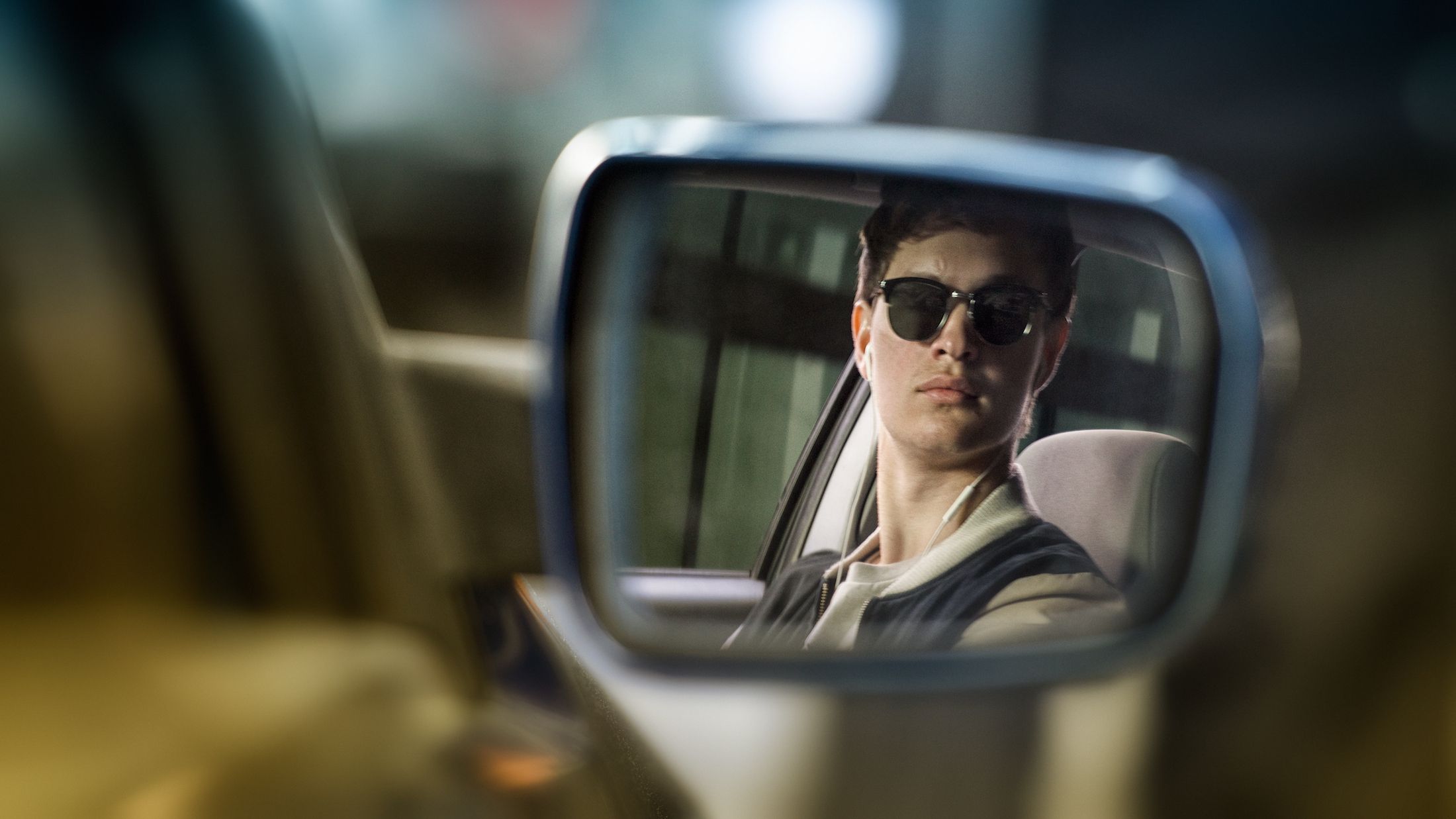 Чому досвідчені водії відсувають сидіння максимально назад