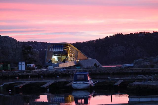 У Норвегії відкрився найбільший підводний ресторан Європи - фото 315709