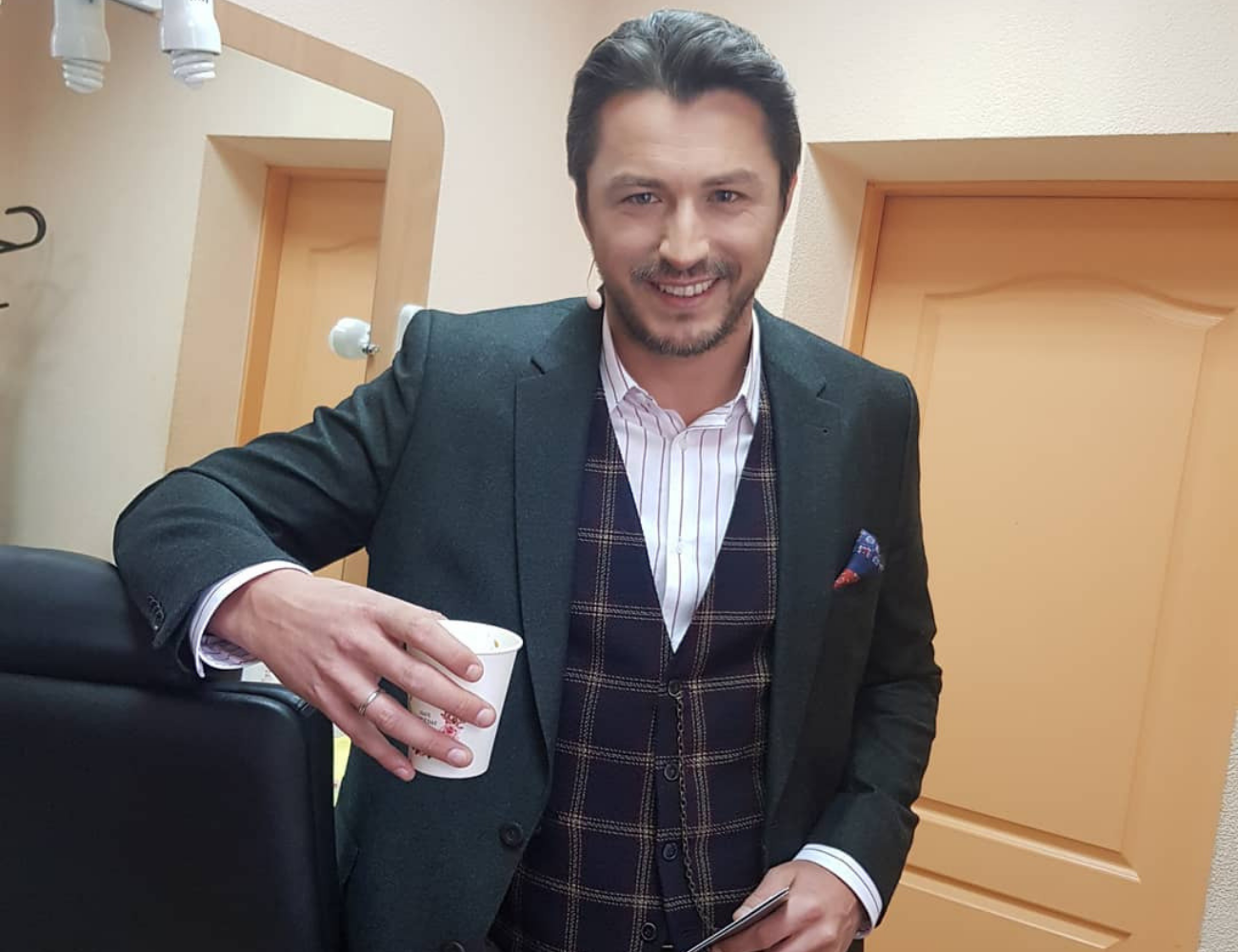 Сергій Притула показав, як правильно готувати, коли дружини немає вдома