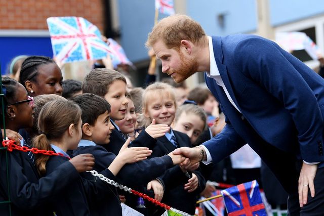 Діти не повірили, що принц Гаррі – справжній, і ось чому - фото 316193