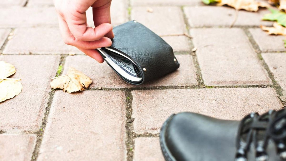 Чому не можна чіпати чужі гроші