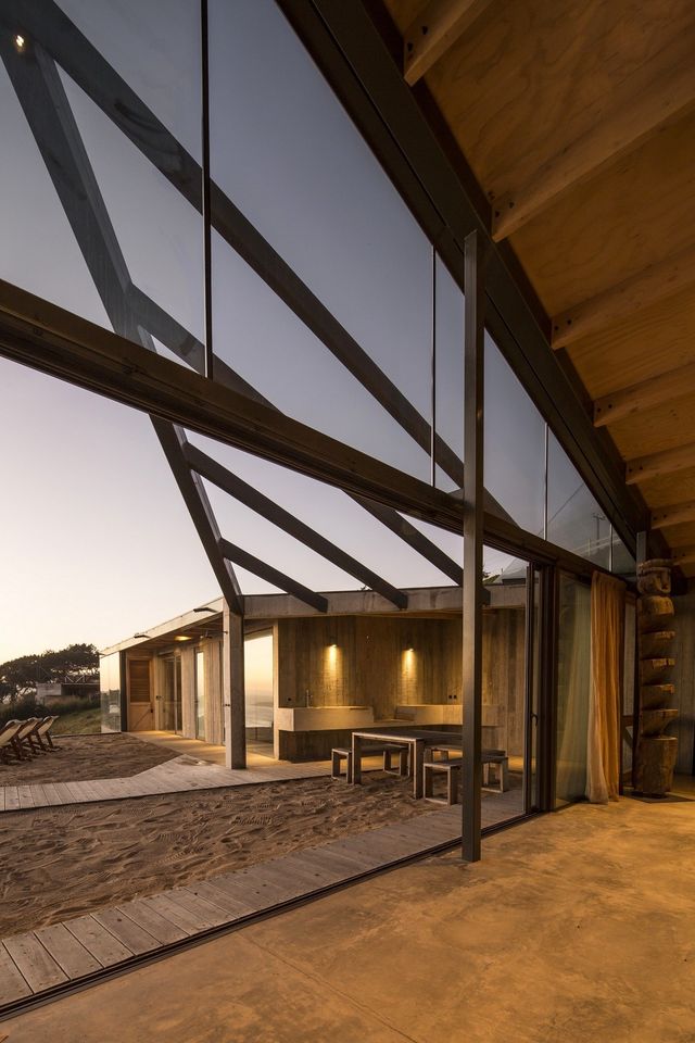 У Чилі з'явився дім мрії на березі океану: яскраві фото - фото 316596