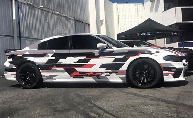 Dodge зробив надзвичайно широкий Charger - фото 316726