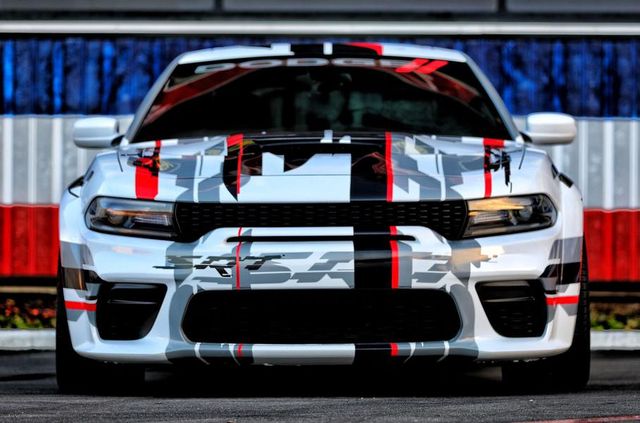 Dodge зробив надзвичайно широкий Charger - фото 316727
