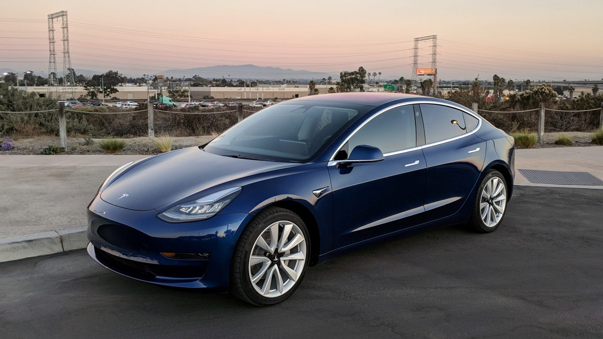 Чи зуміє Tesla Model 3 обійти конкурентів - фото 1