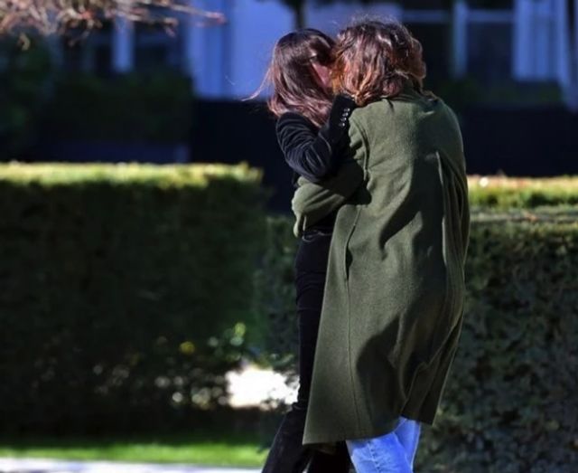 Сексуальна Моніка Белуччі засвітилася на побаченні з 36-річним художником - фото 317157