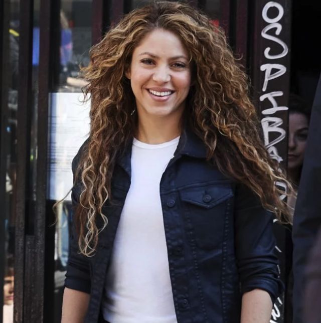 Сексуальна Шакіра кардинально змінила імідж - фото 317410