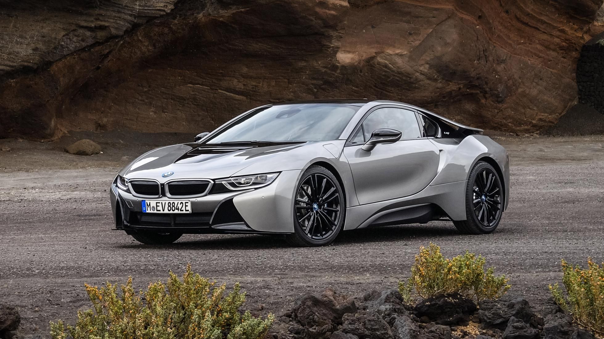 Пожежники випадково втопили суперкар BMW i8