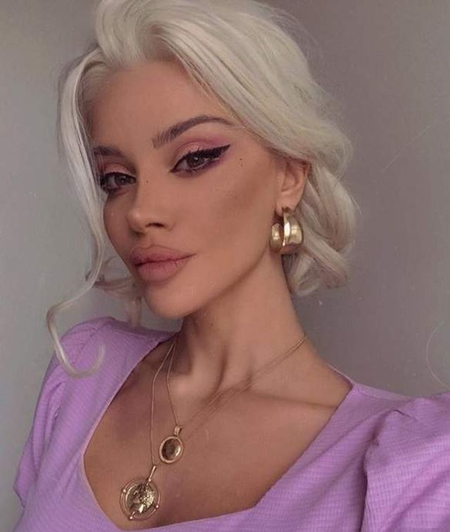 Instagram підкорила дівчина, схожа на іншопланетянку - фото 317513