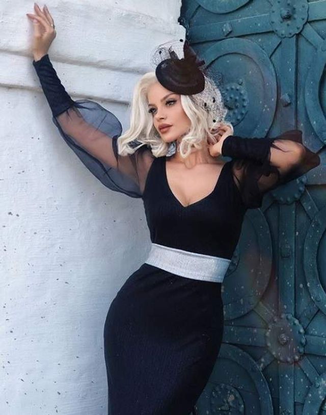 Instagram підкорила дівчина, схожа на іншопланетянку - фото 317514