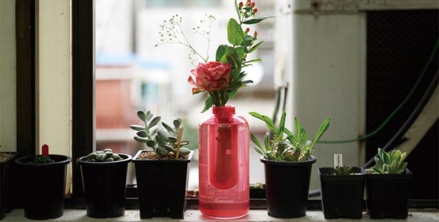 Samsung випустив унікальну вазу, яка гасить полум'я - фото 317545