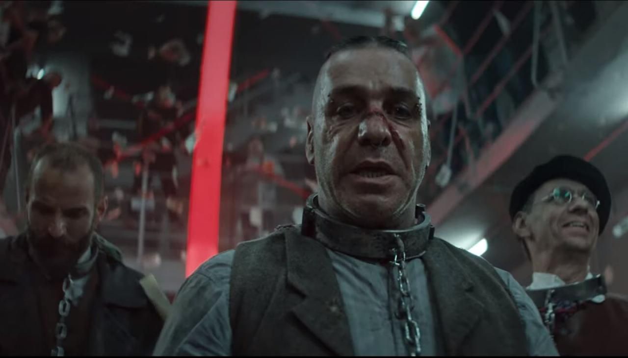 Ніби кіно: Rammstein випустили скандальний кліп про Німеччину (18+)