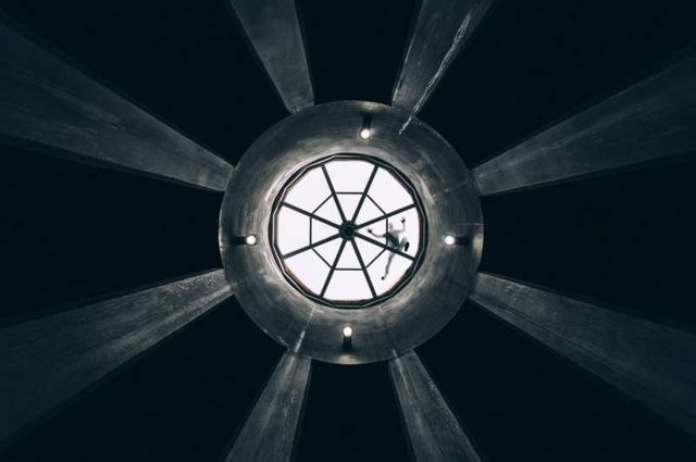 Цей фотограф подорожує світом у пошуках незвичайної архітектури - фото 317754