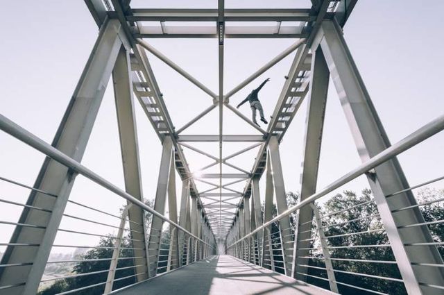 Цей фотограф подорожує світом у пошуках незвичайної архітектури - фото 317759