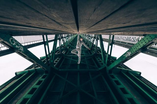 Цей фотограф подорожує світом у пошуках незвичайної архітектури - фото 317761