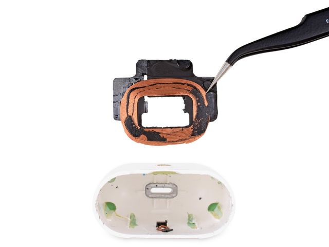 Повний нуль: Apple AirPods 2 неможливо ремонтувати - фото 317971