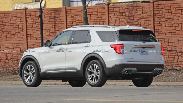 Гібридний Ford Explorer з'явився на тестах - фото 317982
