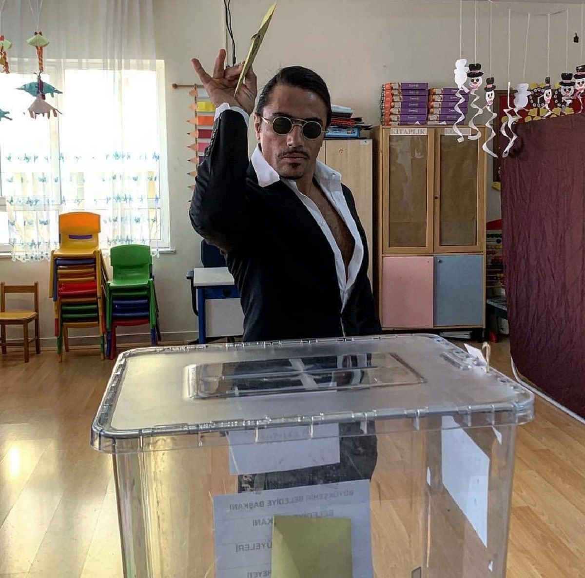 День сміху відпочиває: курйози і приколи виборів президента 2019 - фото 1