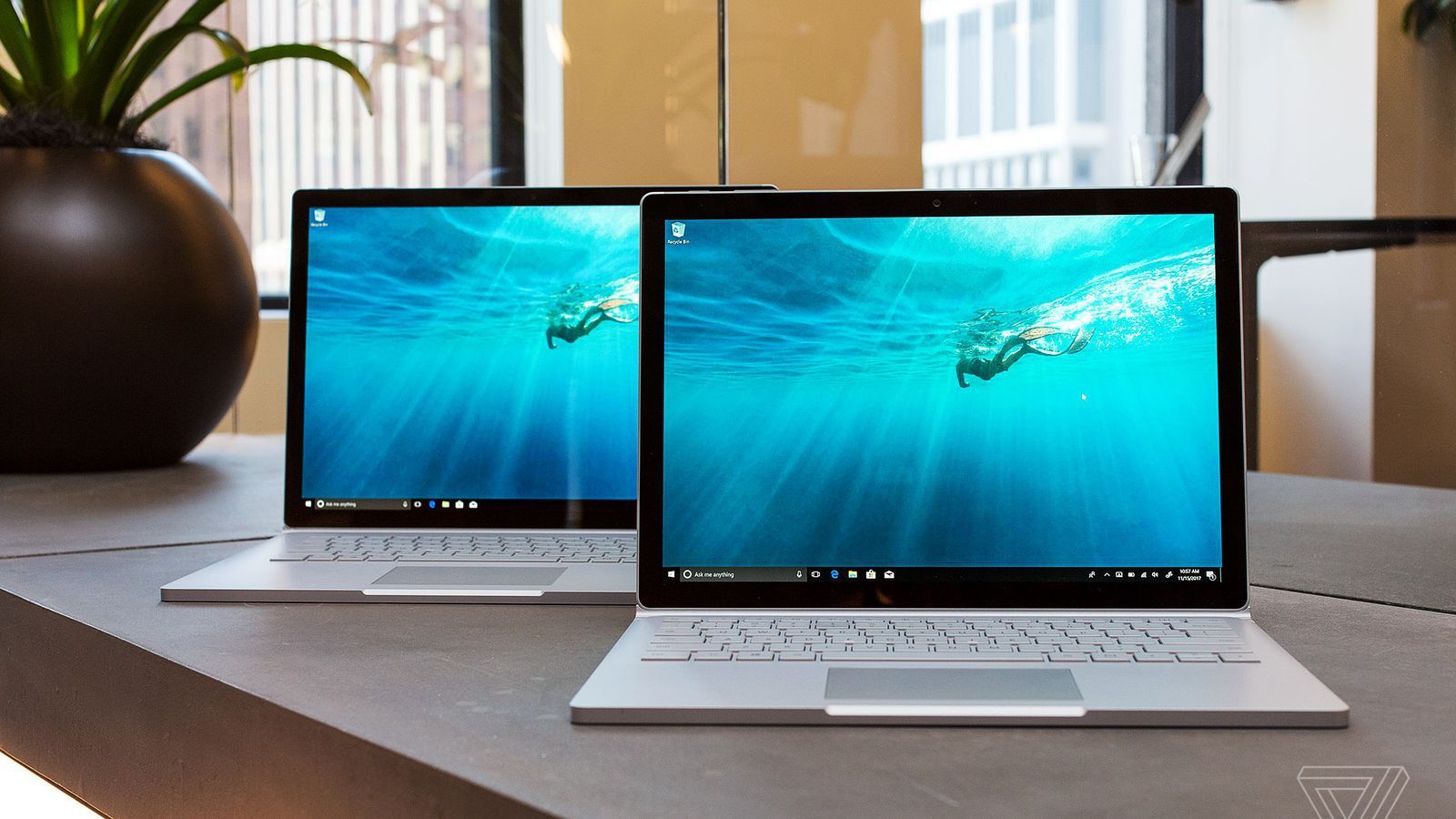 Microsoft представила оновлений Surface Book 2