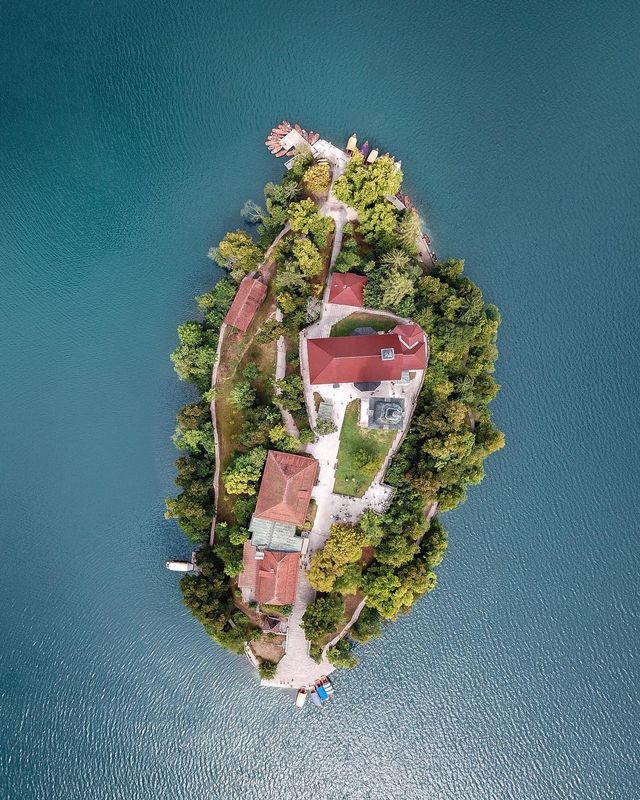 Юний фотограф перевертає уявлення про подорожі: яскраві фото - фото 318141