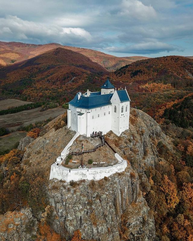 Юний фотограф перевертає уявлення про подорожі: яскраві фото - фото 318144