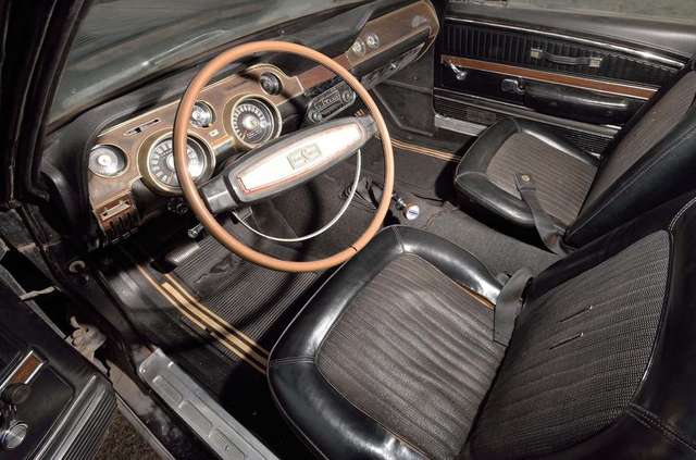 40 років припадав пилом: Shelby GT500 піде з молотка - фото 318187