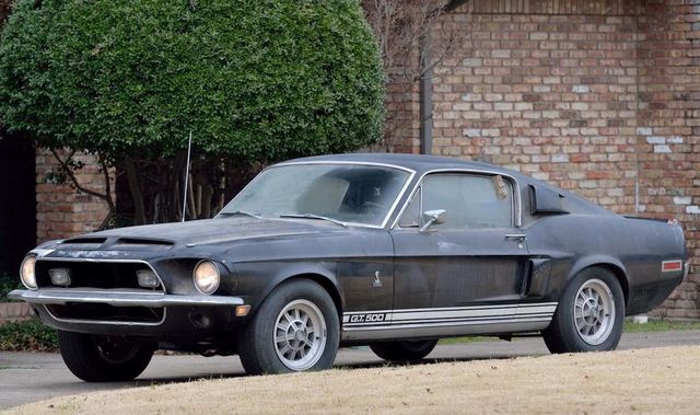 40 років припадав пилом: Shelby GT500 піде з молотка - фото 318189