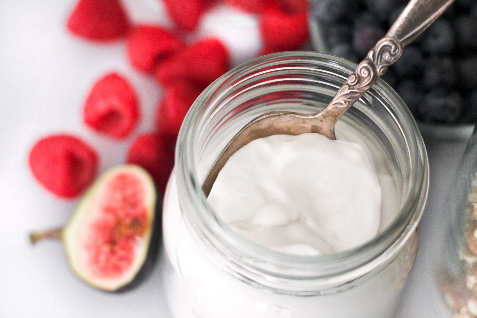 Науковці розповіли, чому потрібно регулярно їсти йогурт