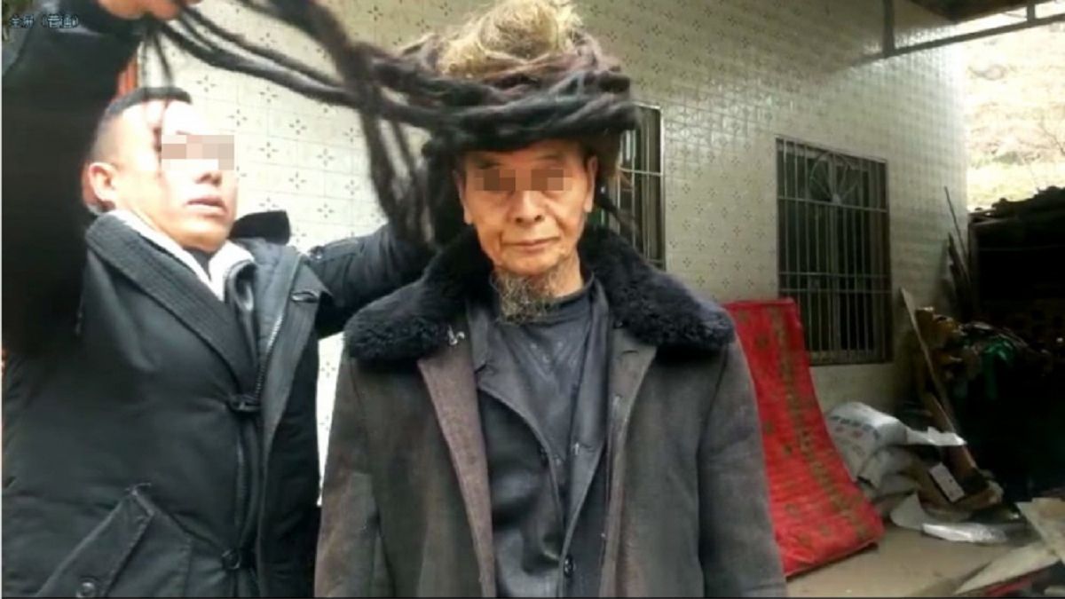 У мережі показали чоловіка, який не стригся 54 роки