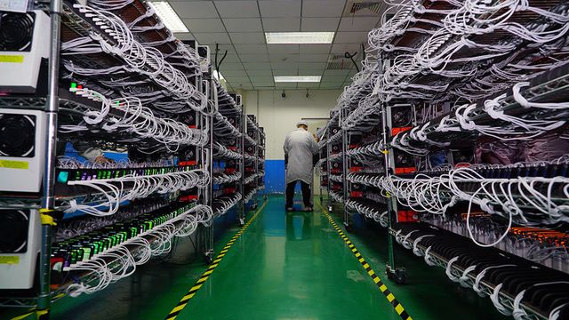 Xiaomi показала, як відбувається повний процес складання флагманського Mi9 - фото 318820