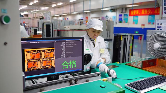 Xiaomi показала, як відбувається повний процес складання флагманського Mi9 - фото 318822