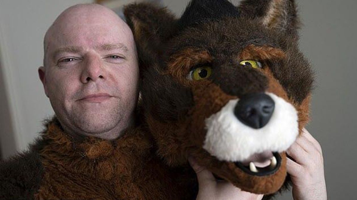 У Британії чоловік вирішив стати собакою