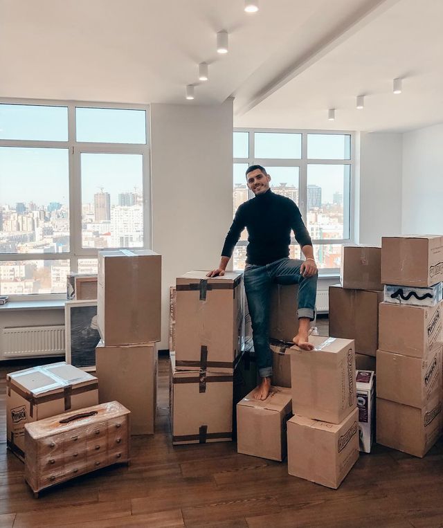 Нікіта Добринін переїхав у нову квартиру - фото 319220