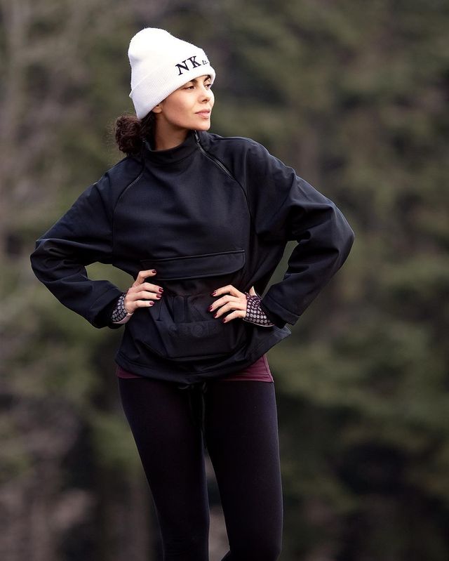 Настя Каменських поділилася новим спортивним фотосетом - фото 319460