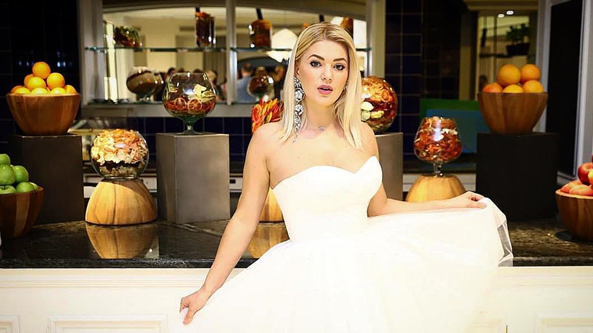 Гаряча українська телеведуча постала повністю оголеною на новому фото