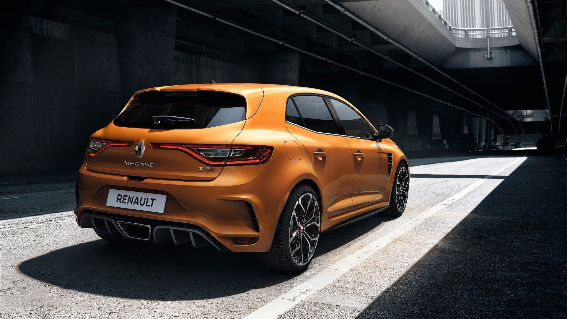 Новий спортивний Renault Megane RS виїхав на трек без камуфляжу