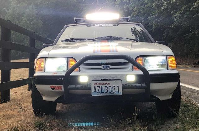 300 конячок: старий Ford Mustang перетворили на позашляховик - фото 319695