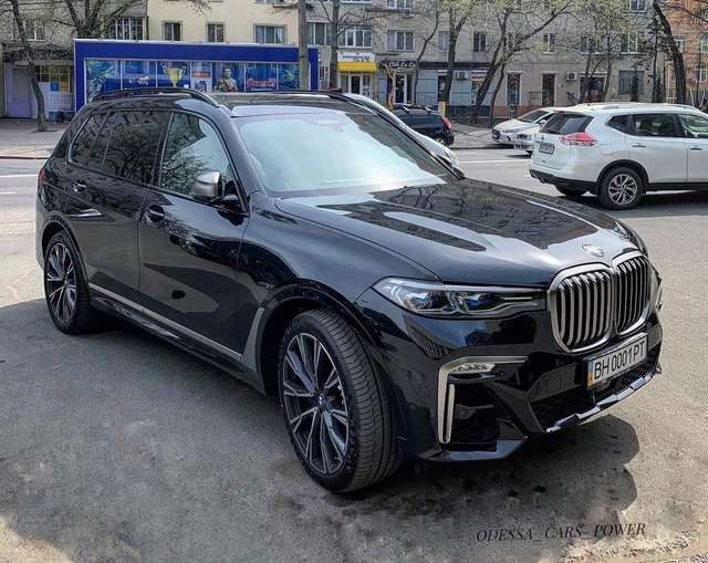 На українських дорогах помітили розкішний BMW X7 2019 - фото 319900