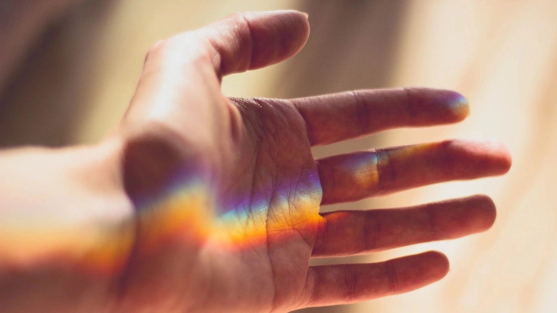 У вас є буква "М" на долоні? Тоді вам дуже пощастило