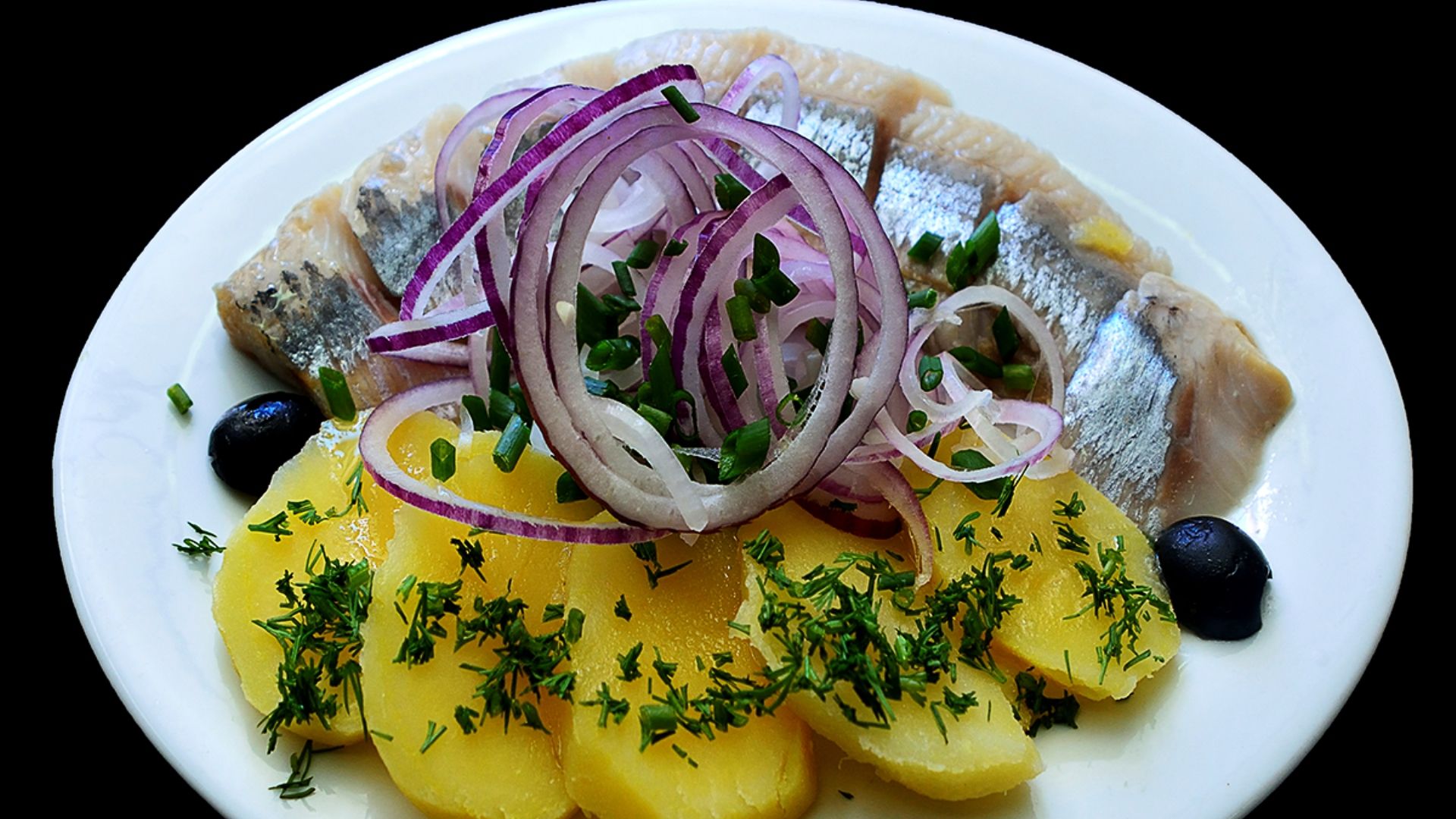 Проста закуска з оселедця, яку точно захочеться зробити ще