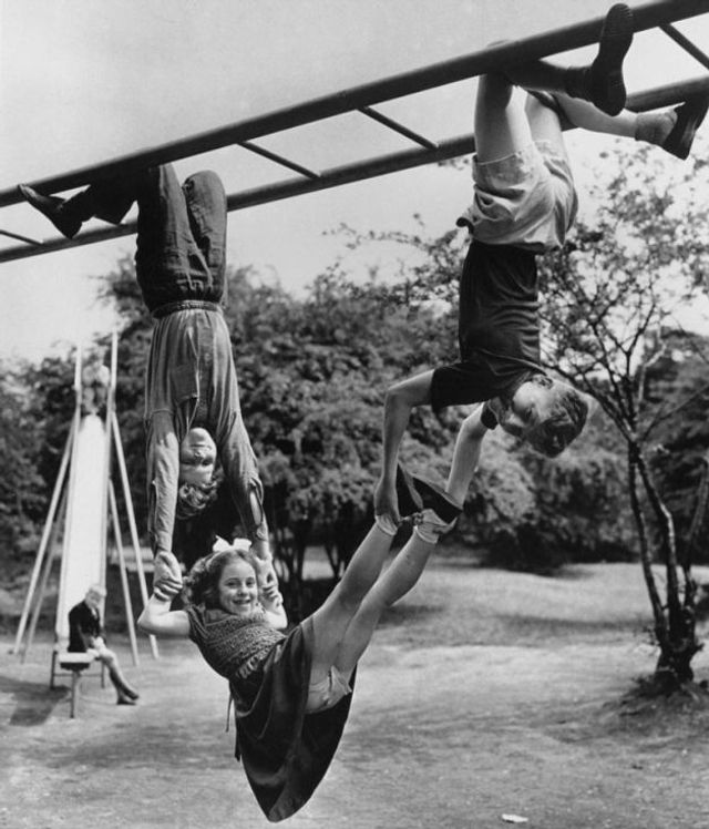 Юні акробати - фото 320155